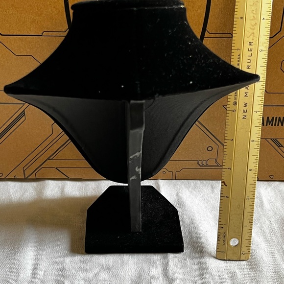 Felt covered Jewelry and Accessory Stand. - Picture 2 of 2